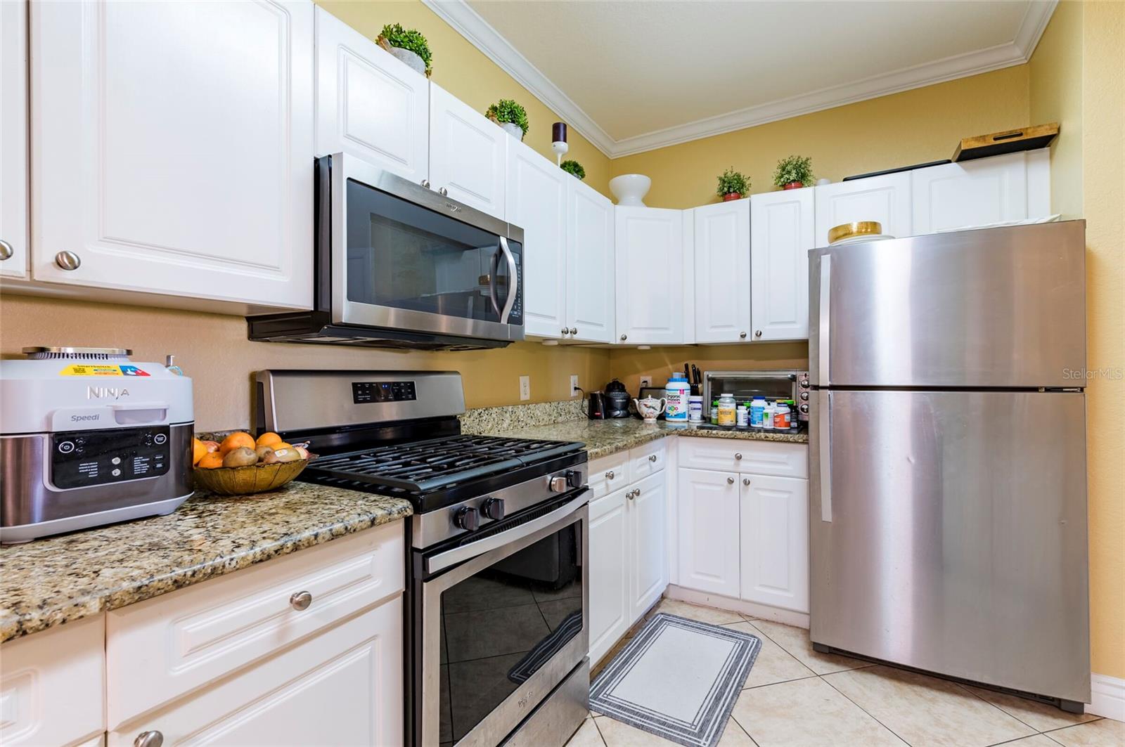 Listing photo id 15 for 2724 Via Murano  639