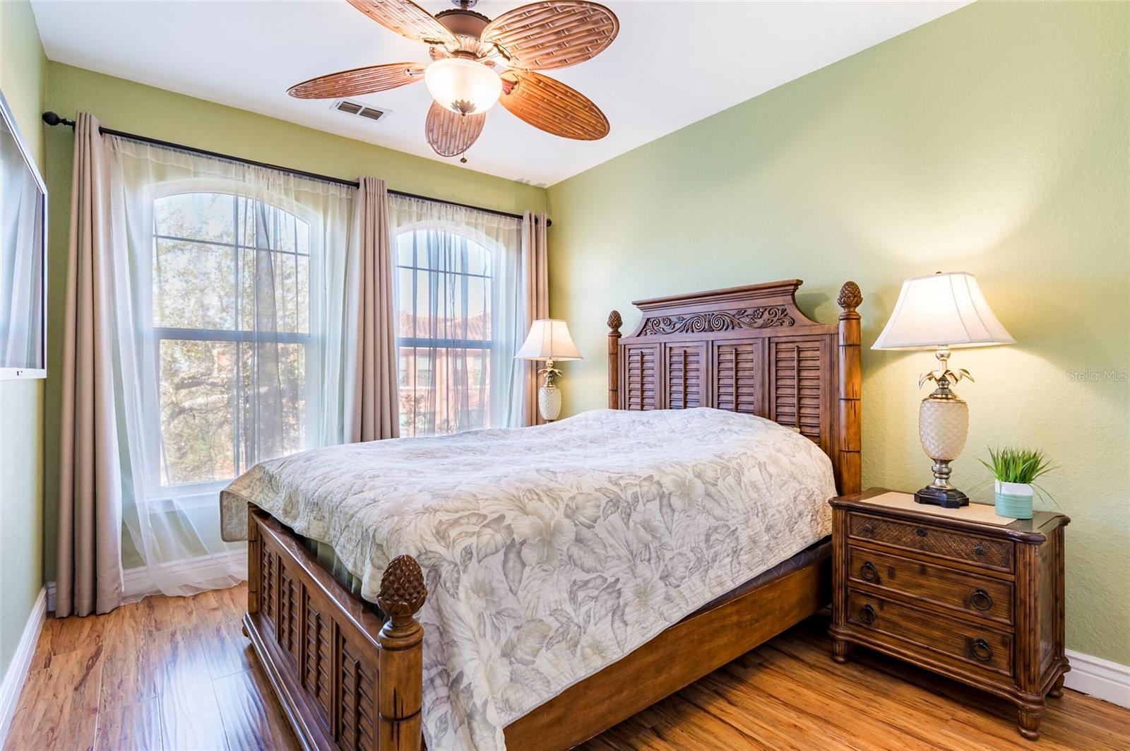 Listing photo id 24 for 2724 Via Murano  639