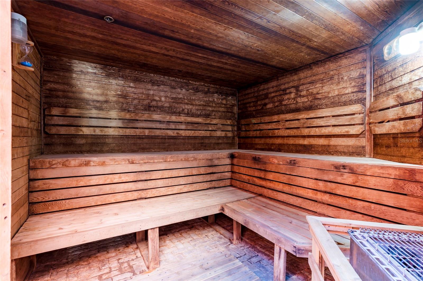 Listing photo id 32 for 2724 Via Murano  639