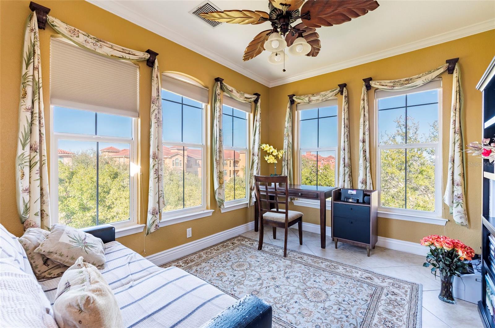 Listing photo id 3 for 2724 Via Murano  639