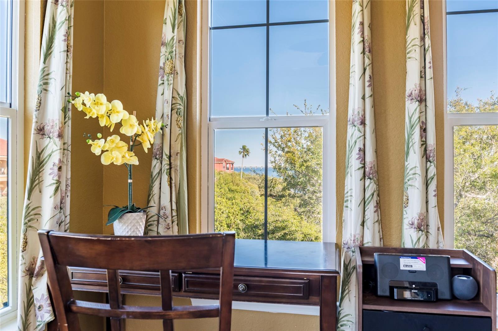 Listing photo id 4 for 2724 Via Murano  639