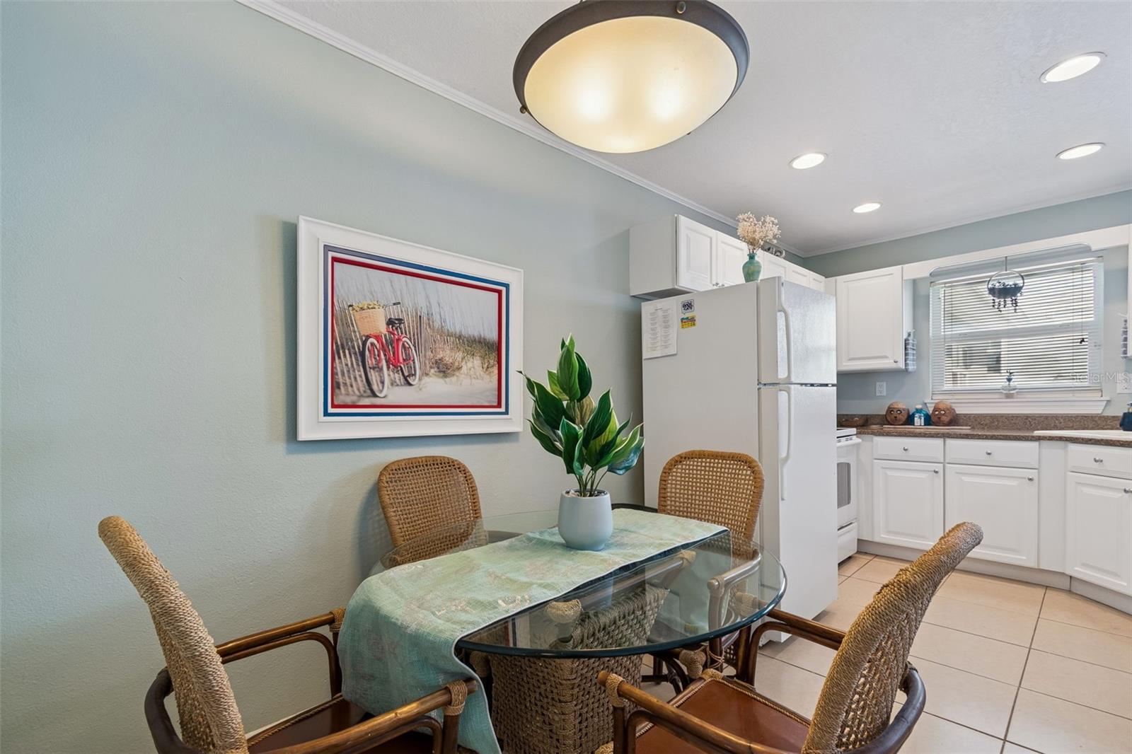 Listing photo id 9 for 245 104th Avenue 7