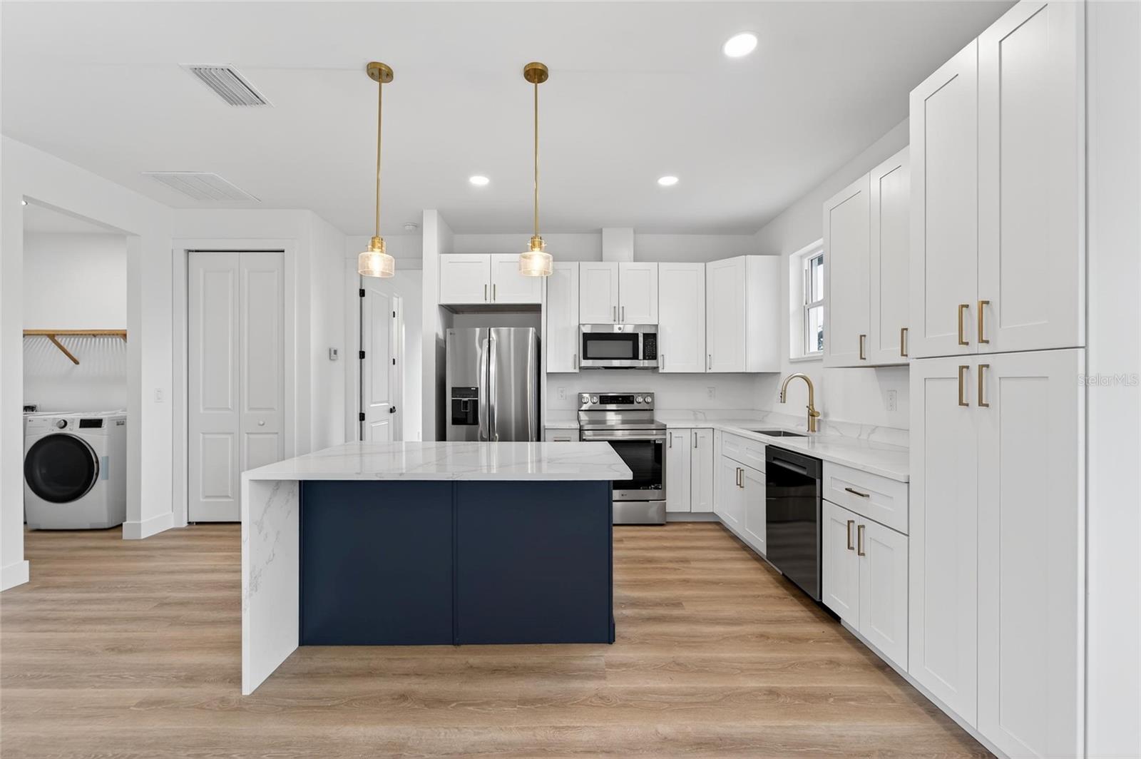 Image 20 of 77 For 14115 Ingraham Boulevard