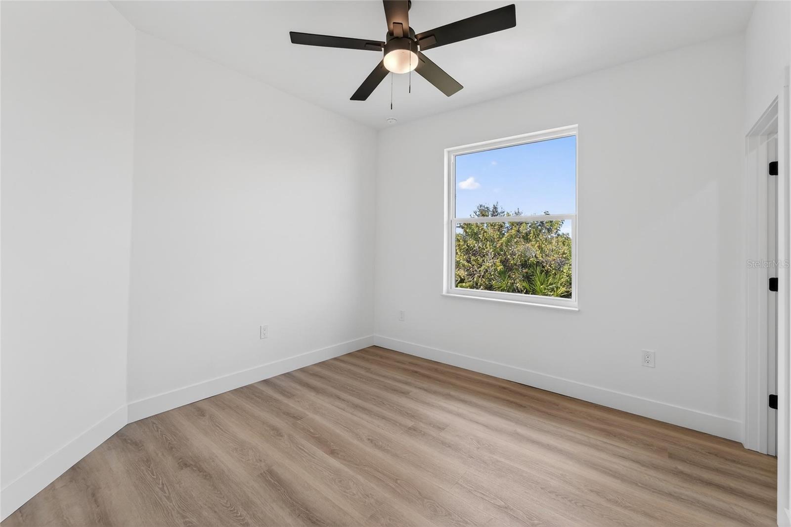 Image 44 of 77 For 14115 Ingraham Boulevard