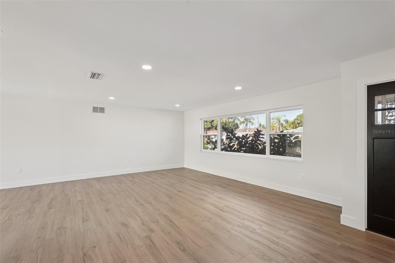 Image 9 of 50 For 6735 Keystone Drive