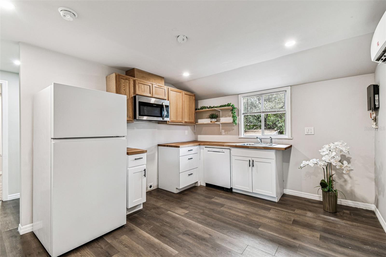 Image 17 of 47 For 1006 26th Avenue