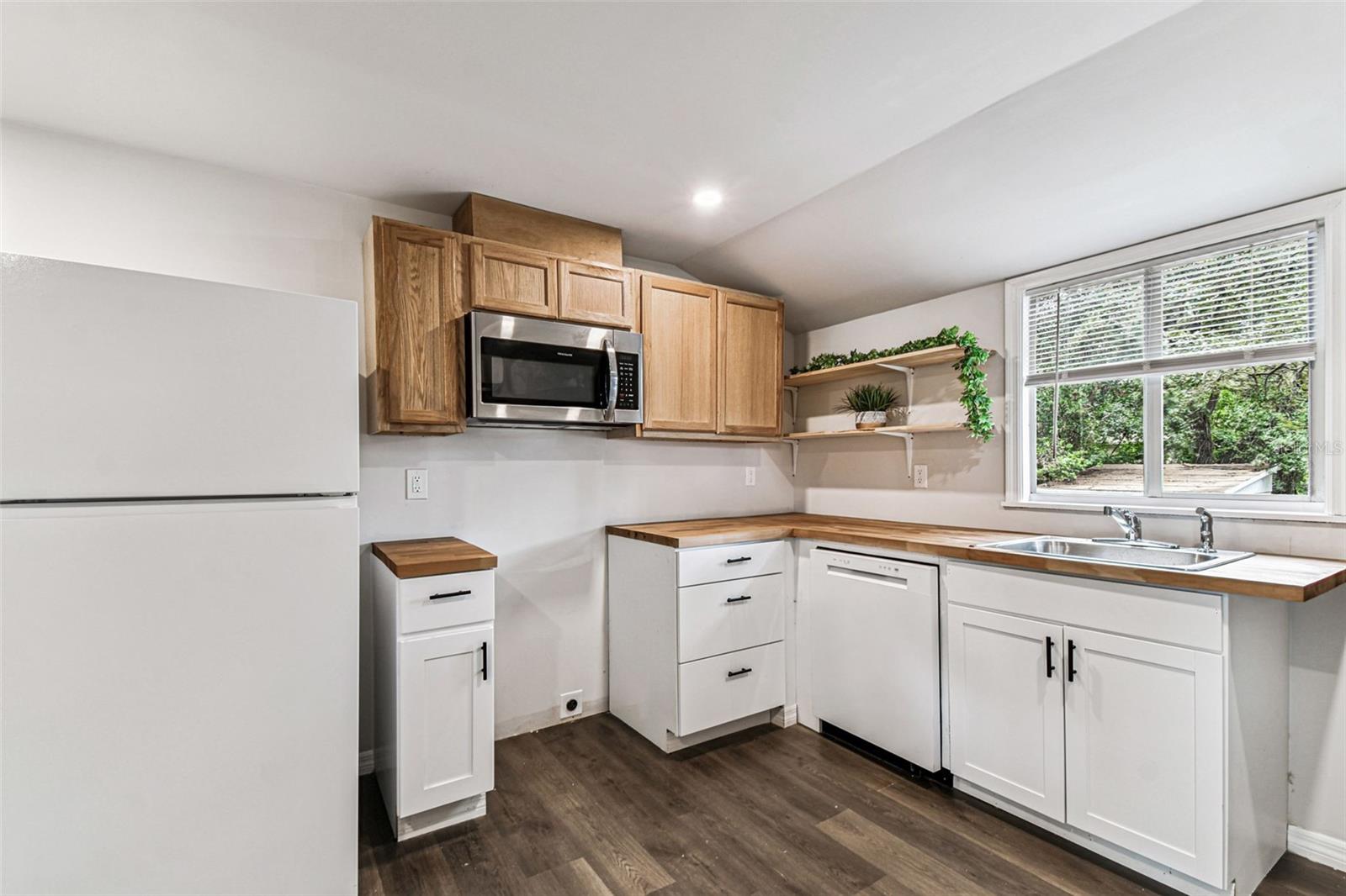 Image 18 of 47 For 1006 26th Avenue