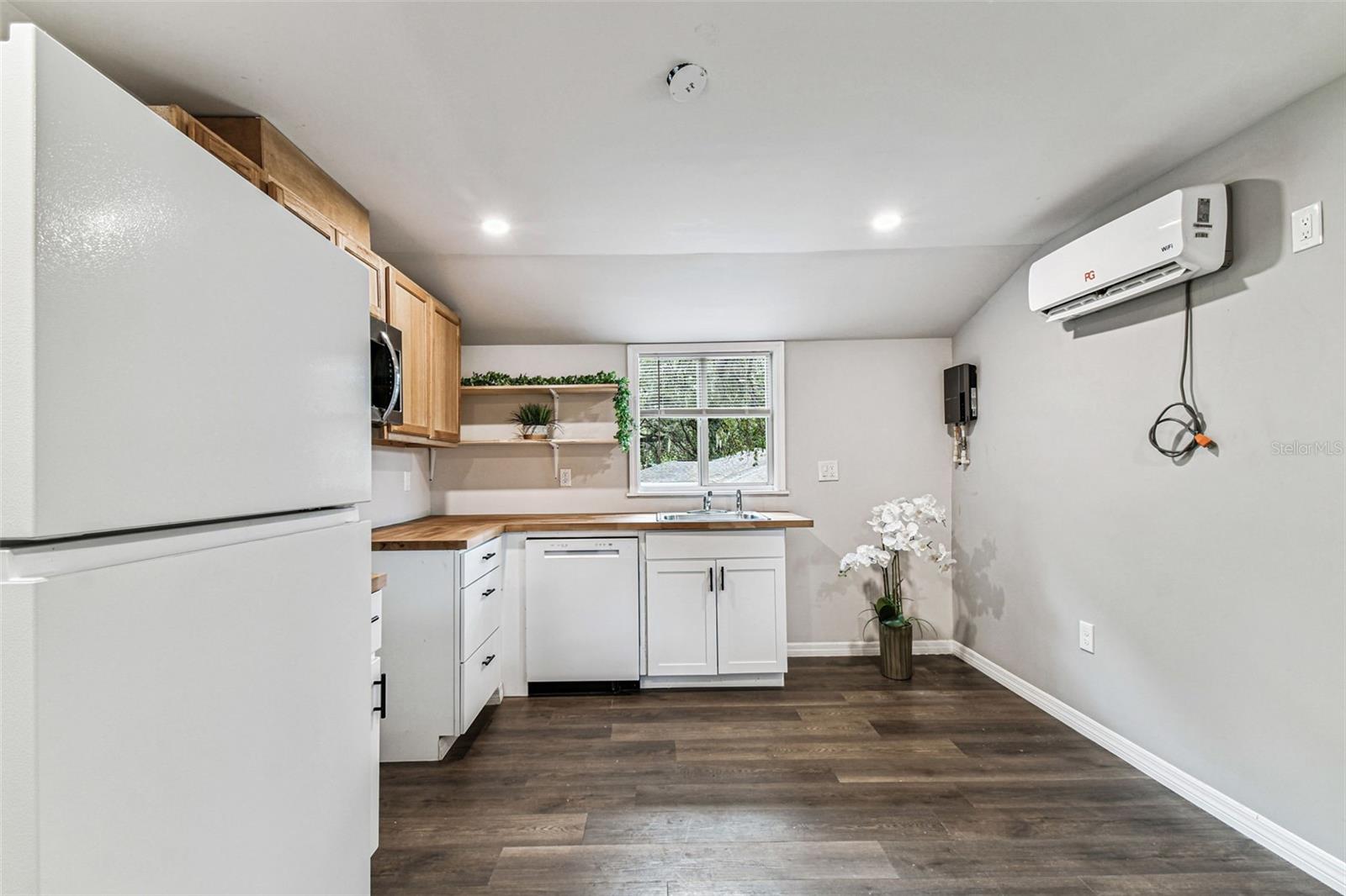 Image 21 of 47 For 1006 26th Avenue