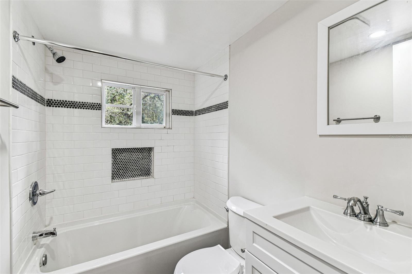 Image 26 of 47 For 1006 26th Avenue