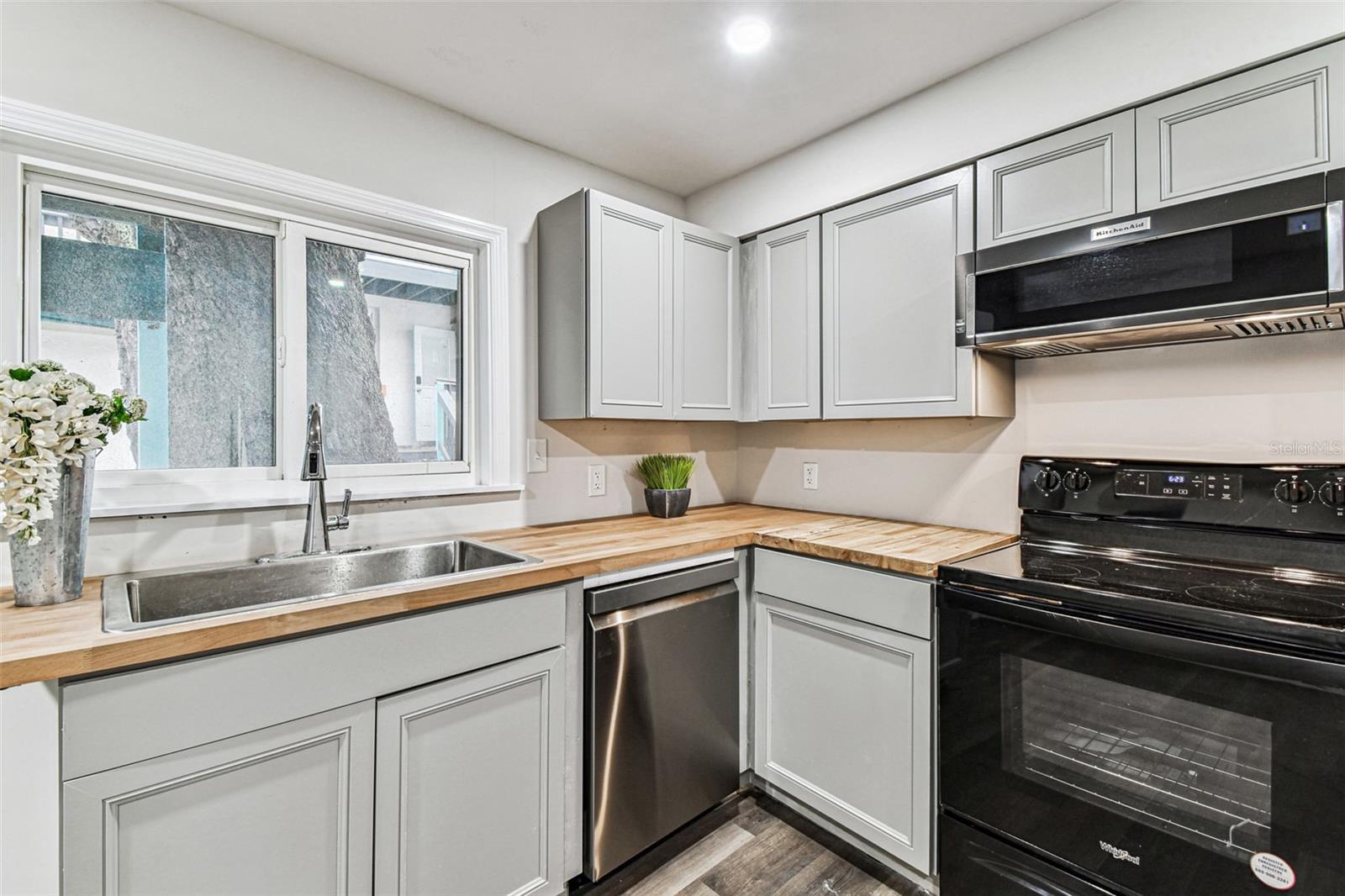 Image 39 of 47 For 1006 26th Avenue