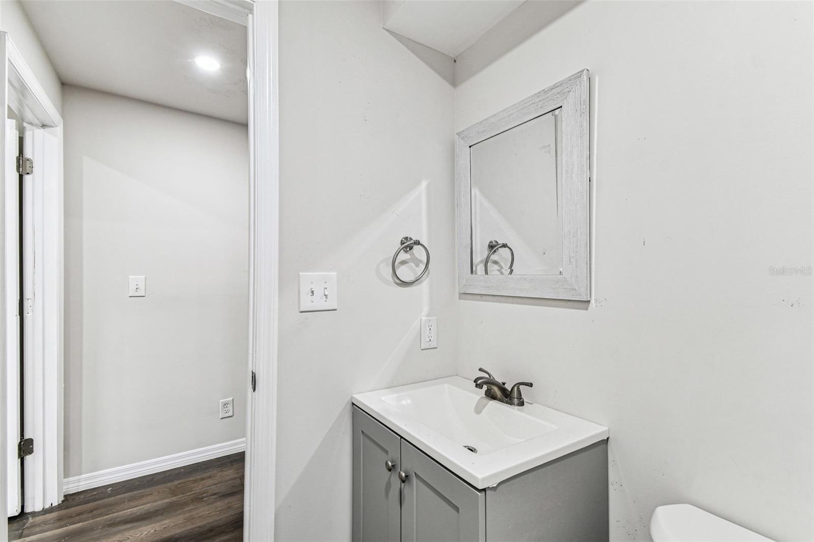 Image 44 of 47 For 1006 26th Avenue