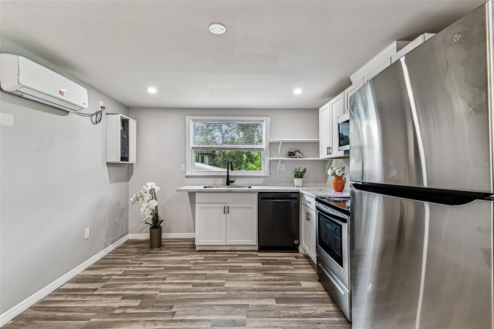 Image 8 of 47 For 1006 26th Avenue