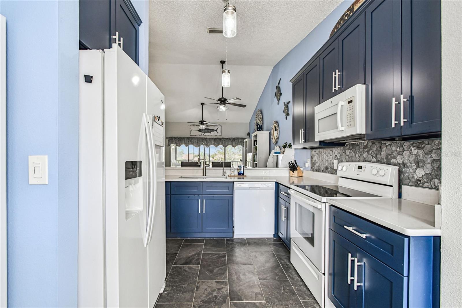 Image 14 of 47 For 4210 Caddie Drive E 202