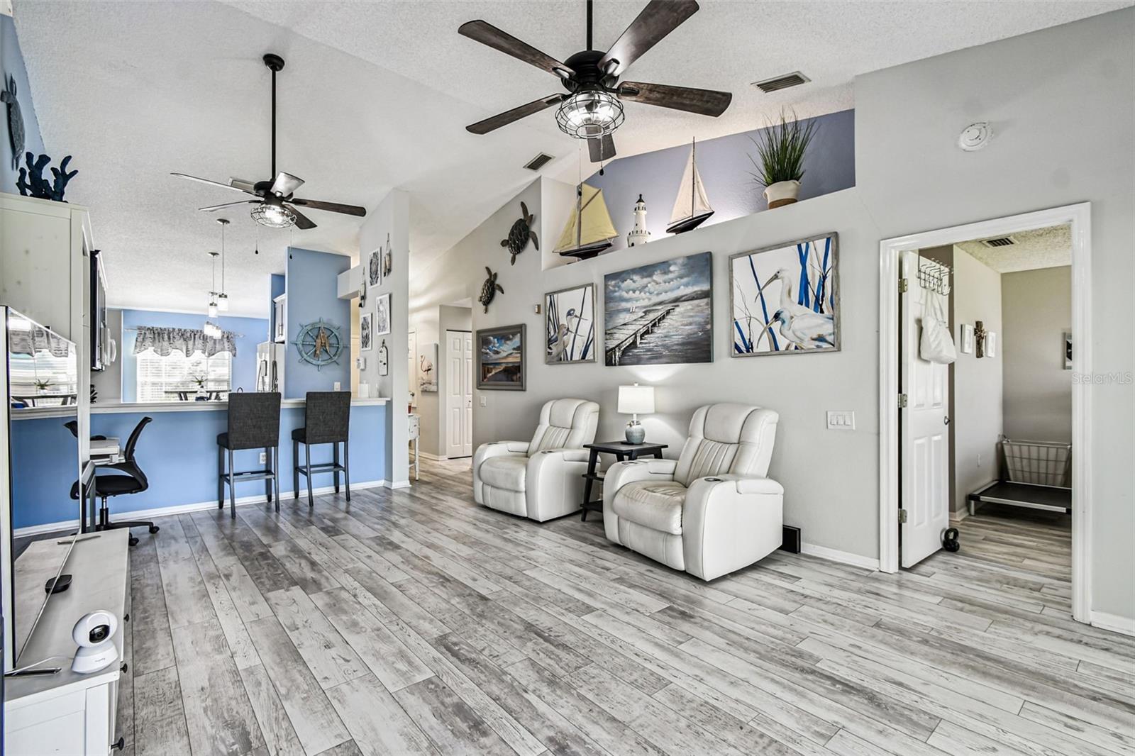 Image 20 of 47 For 4210 Caddie Drive E 202