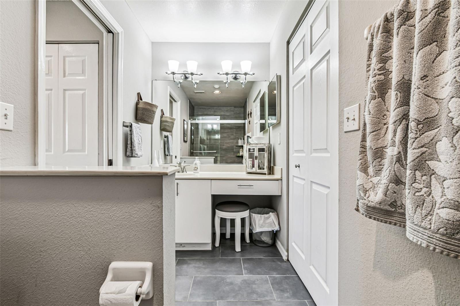 Image 24 of 47 For 4210 Caddie Drive E 202