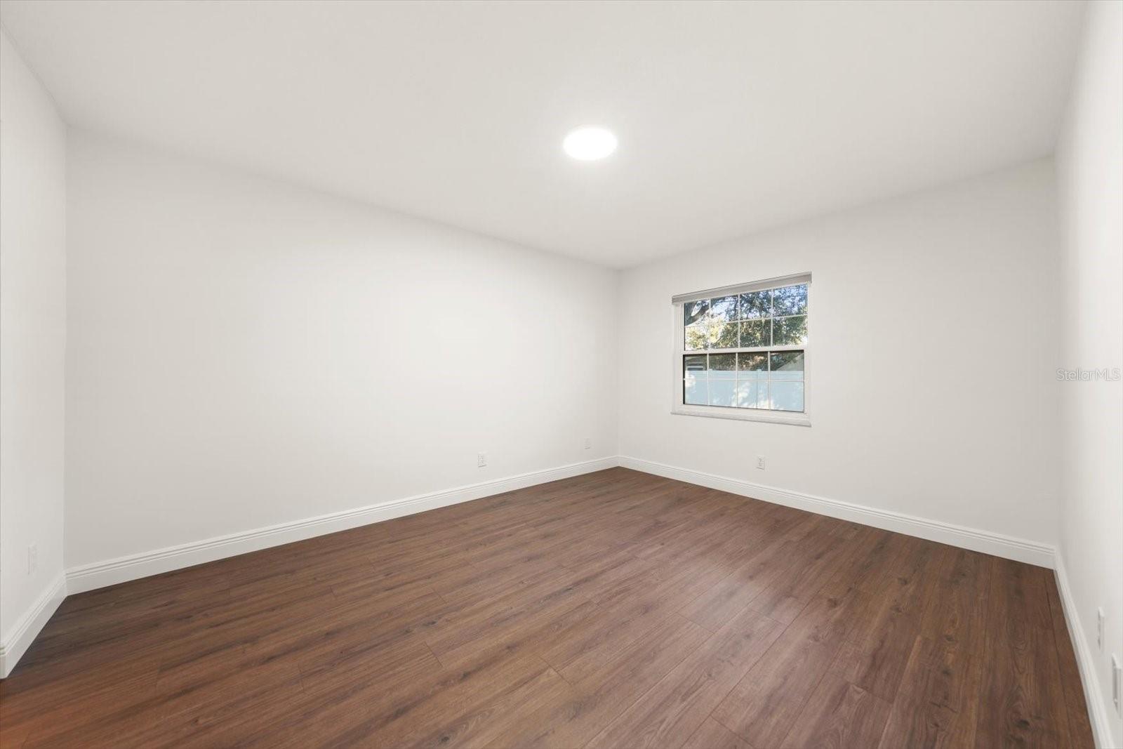 Image 18 of 31 For 1535 Nursery Road 106