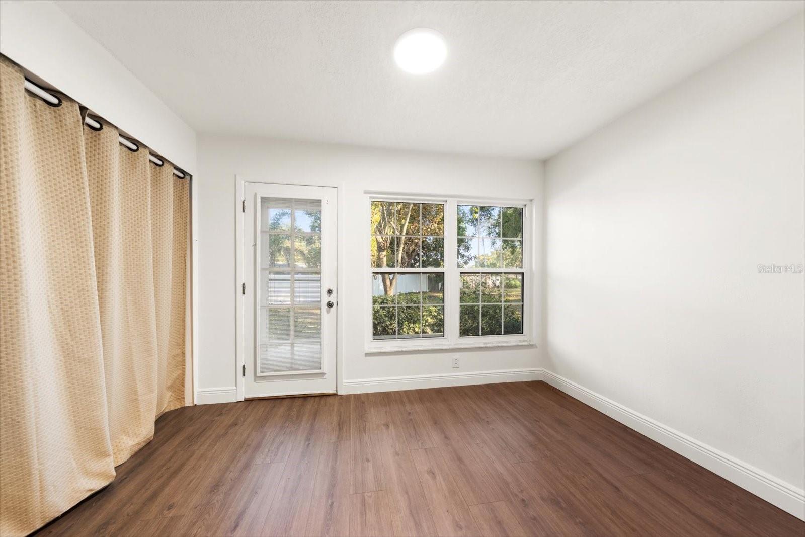 Image 25 of 31 For 1535 Nursery Road 106