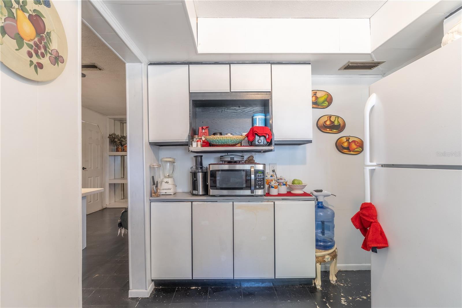 Image 11 of 27 For 733 Hennessee Street