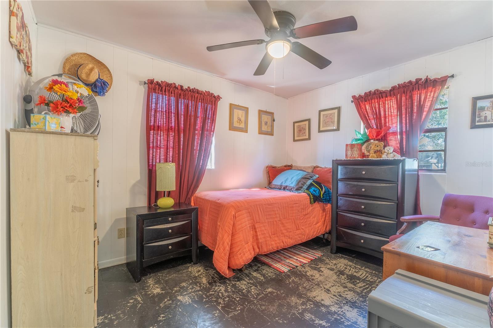 Image 14 of 27 For 733 Hennessee Street