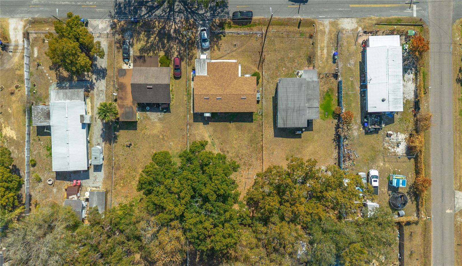 Image 23 of 27 For 733 Hennessee Street