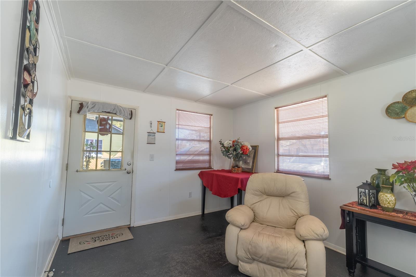 Image 6 of 27 For 733 Hennessee Street