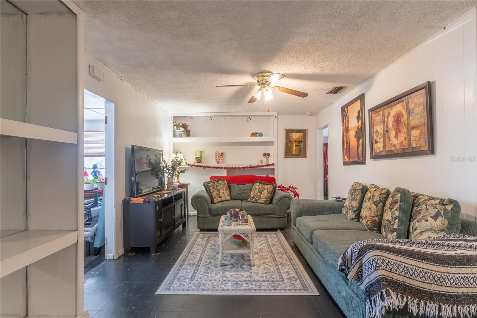 Image 9 of 27 For 733 Hennessee Street