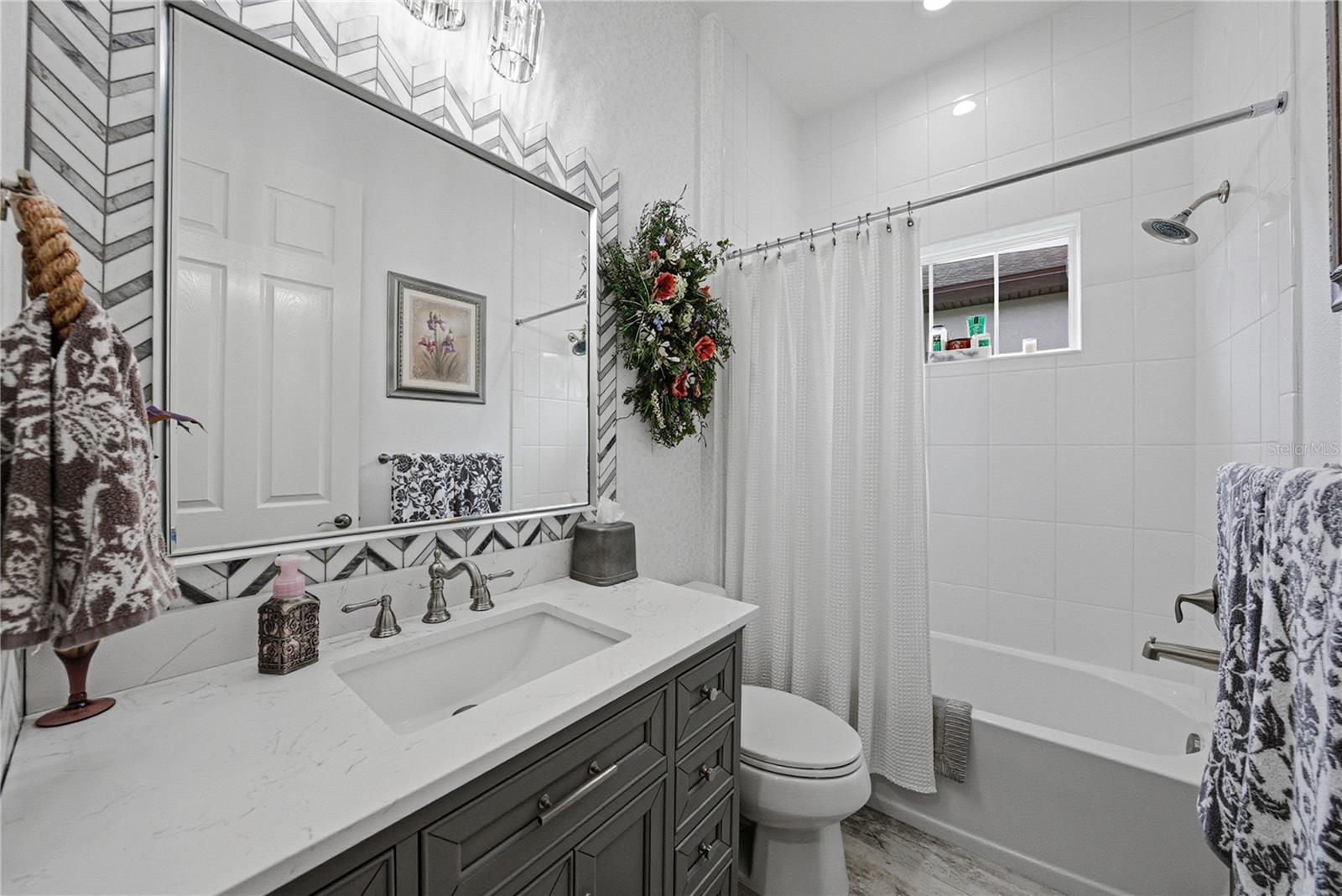 Image 12 of 92 For 6916 Ebb Tide Avenue