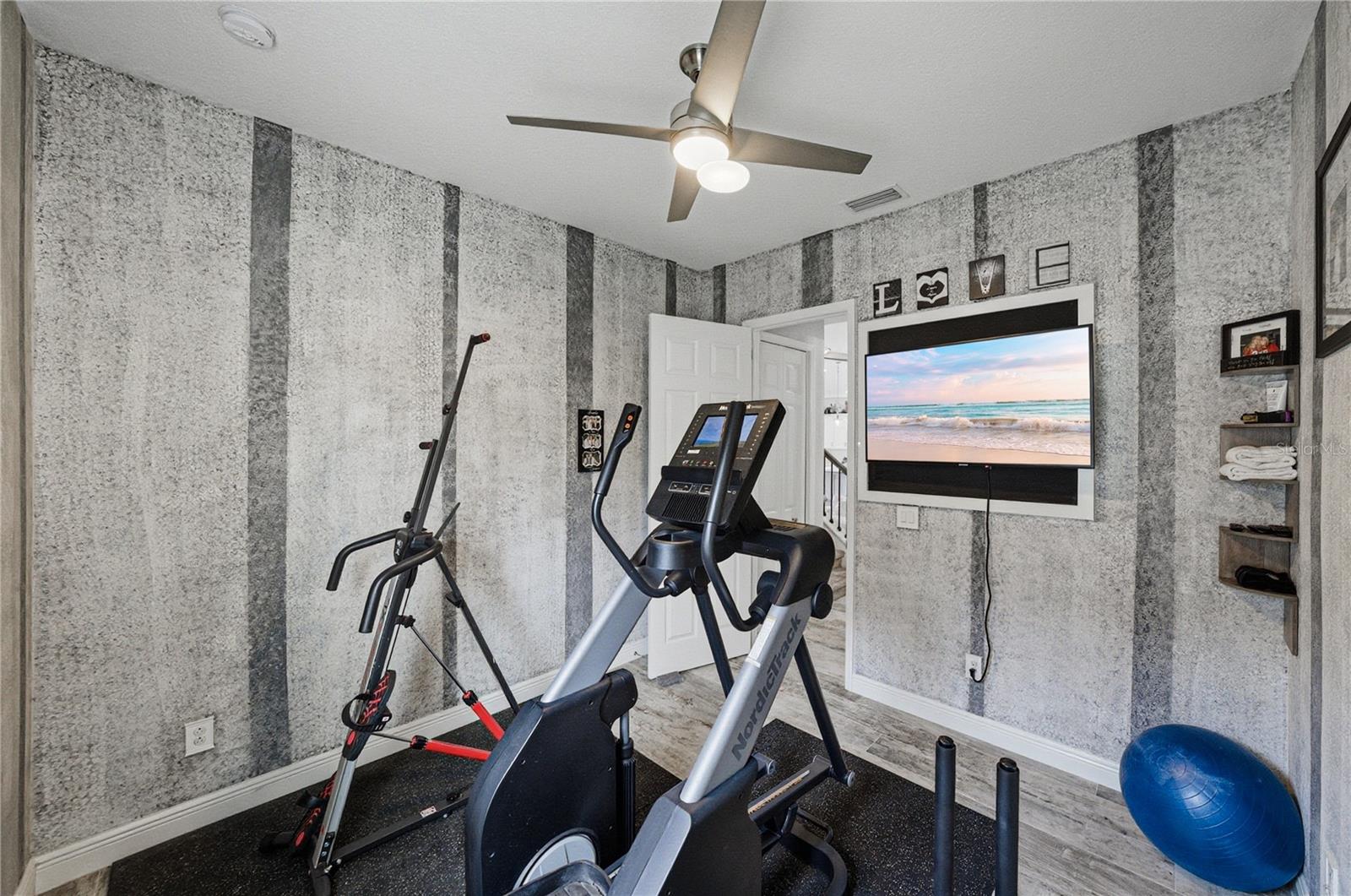 Image 18 of 92 For 6916 Ebb Tide Avenue