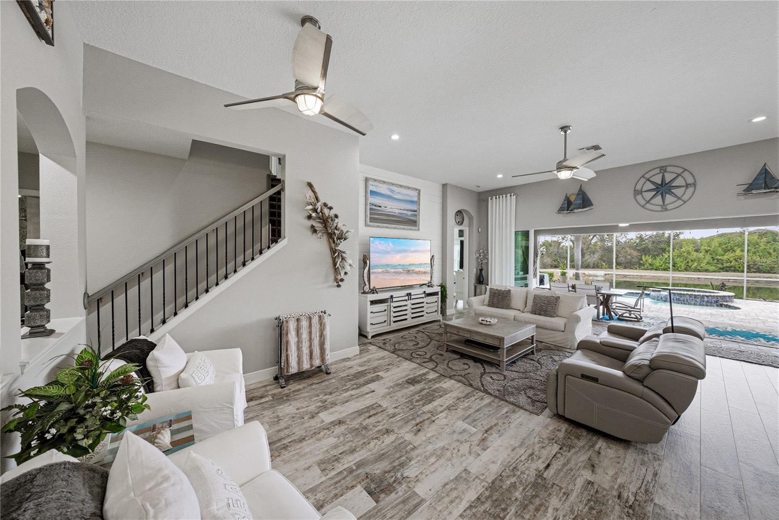 Image 33 of 92 For 6916 Ebb Tide Avenue