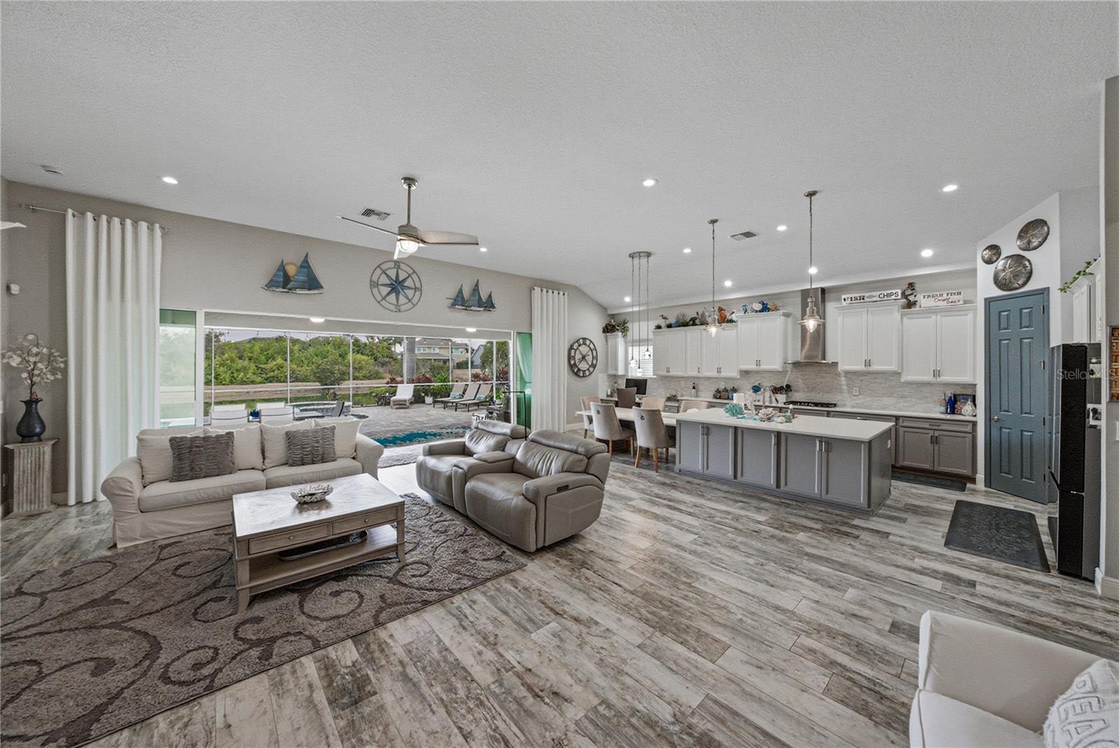 Image 34 of 92 For 6916 Ebb Tide Avenue