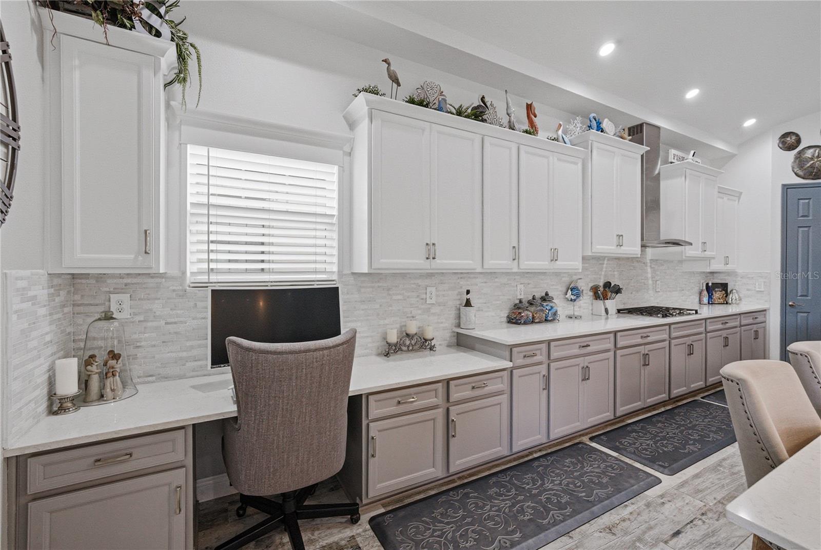 Image 40 of 92 For 6916 Ebb Tide Avenue