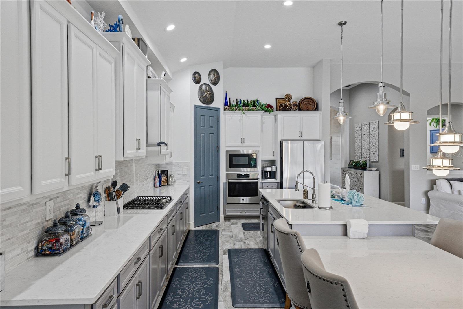 Image 41 of 92 For 6916 Ebb Tide Avenue