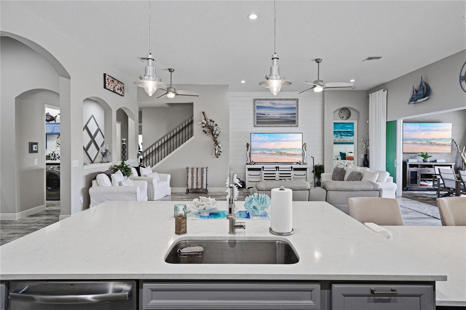 Image 43 of 92 For 6916 Ebb Tide Avenue