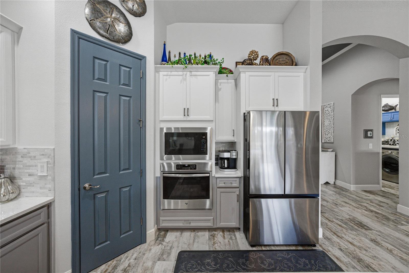 Image 44 of 92 For 6916 Ebb Tide Avenue