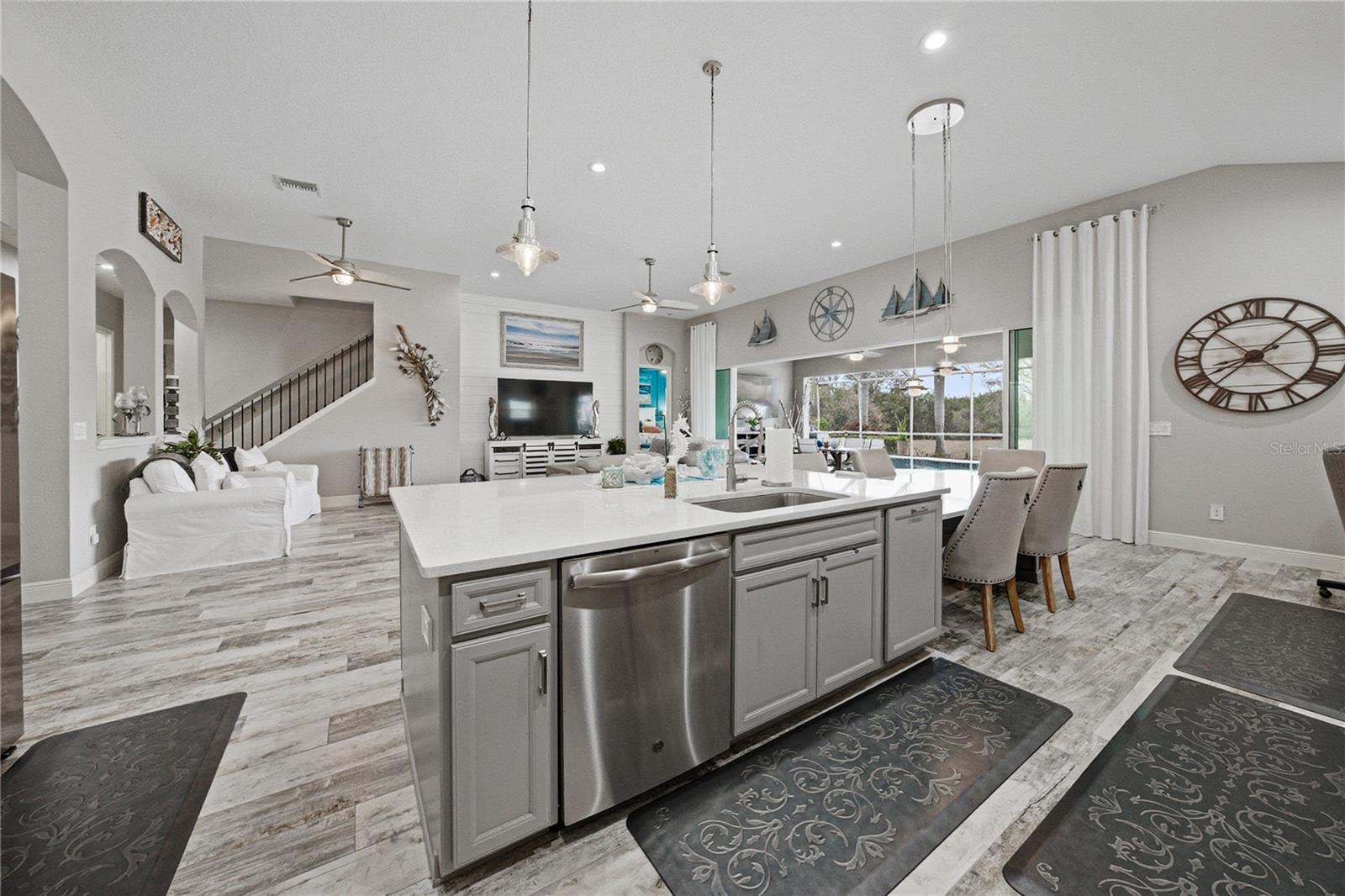 Image 45 of 92 For 6916 Ebb Tide Avenue