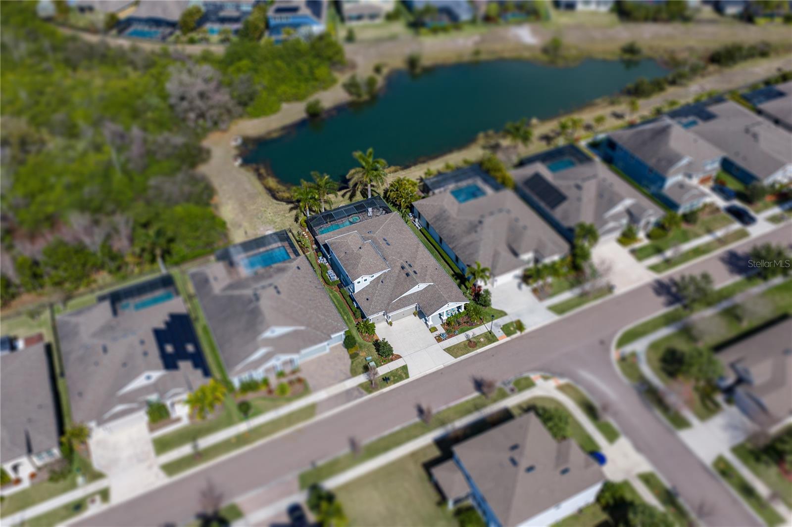 Image 6 of 92 For 6916 Ebb Tide Avenue