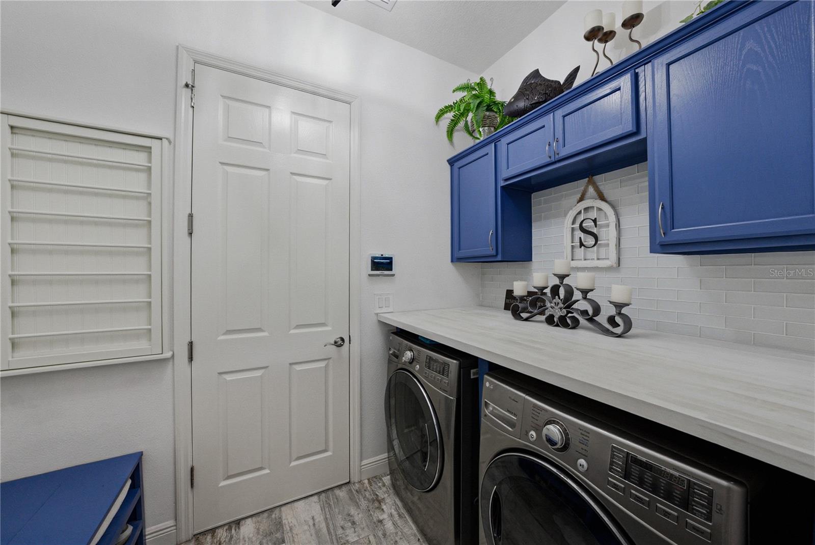 Image 71 of 92 For 6916 Ebb Tide Avenue