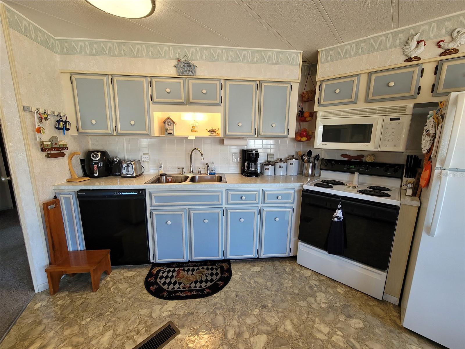 Image 25 of 56 For 39438 Rockford Avenue