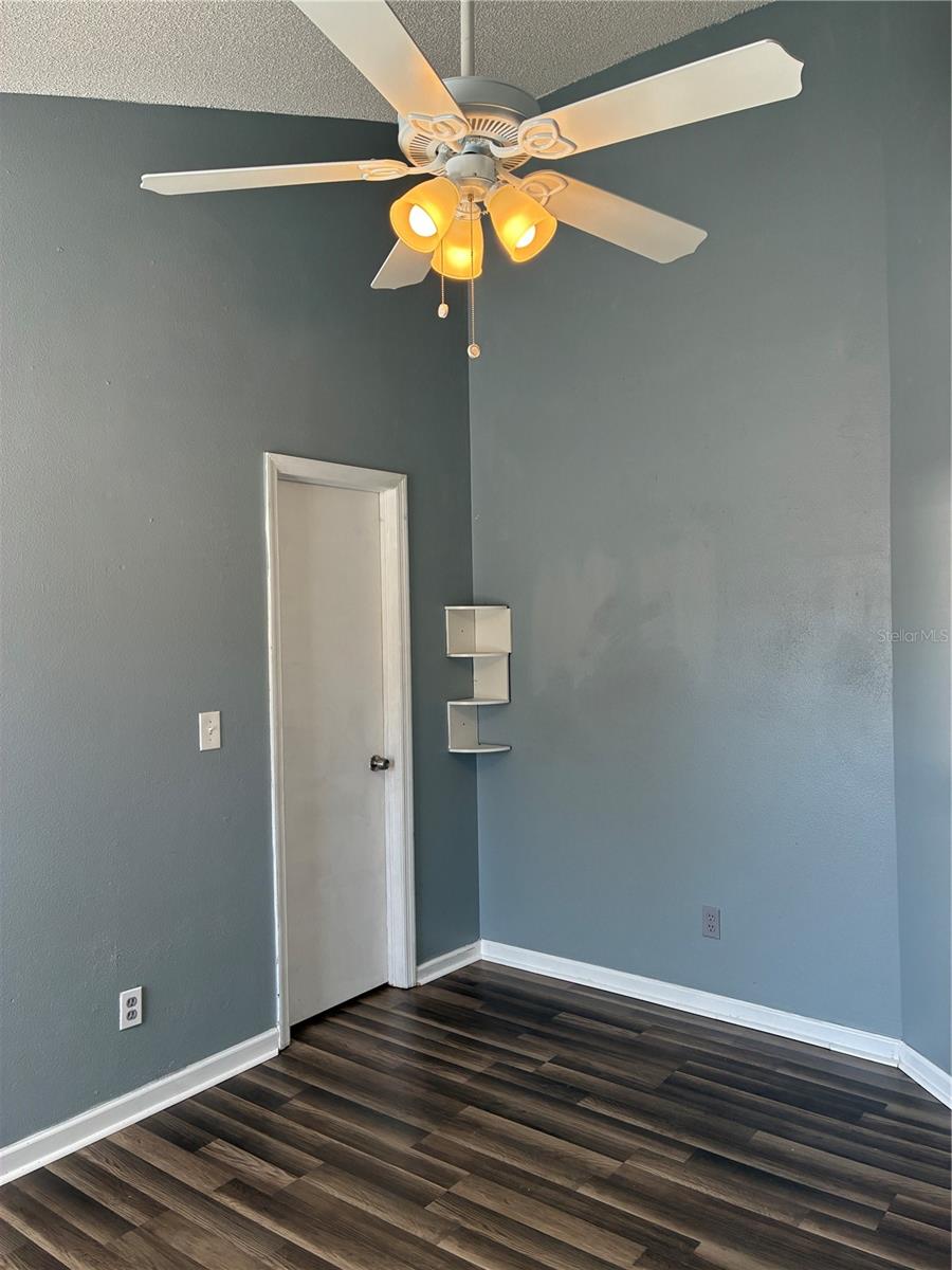 Image 17 of 34 For 5841 Dorham Place