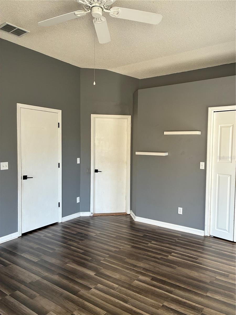 Image 22 of 34 For 5841 Dorham Place