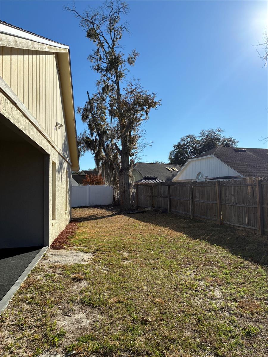 Image 32 of 34 For 5841 Dorham Place