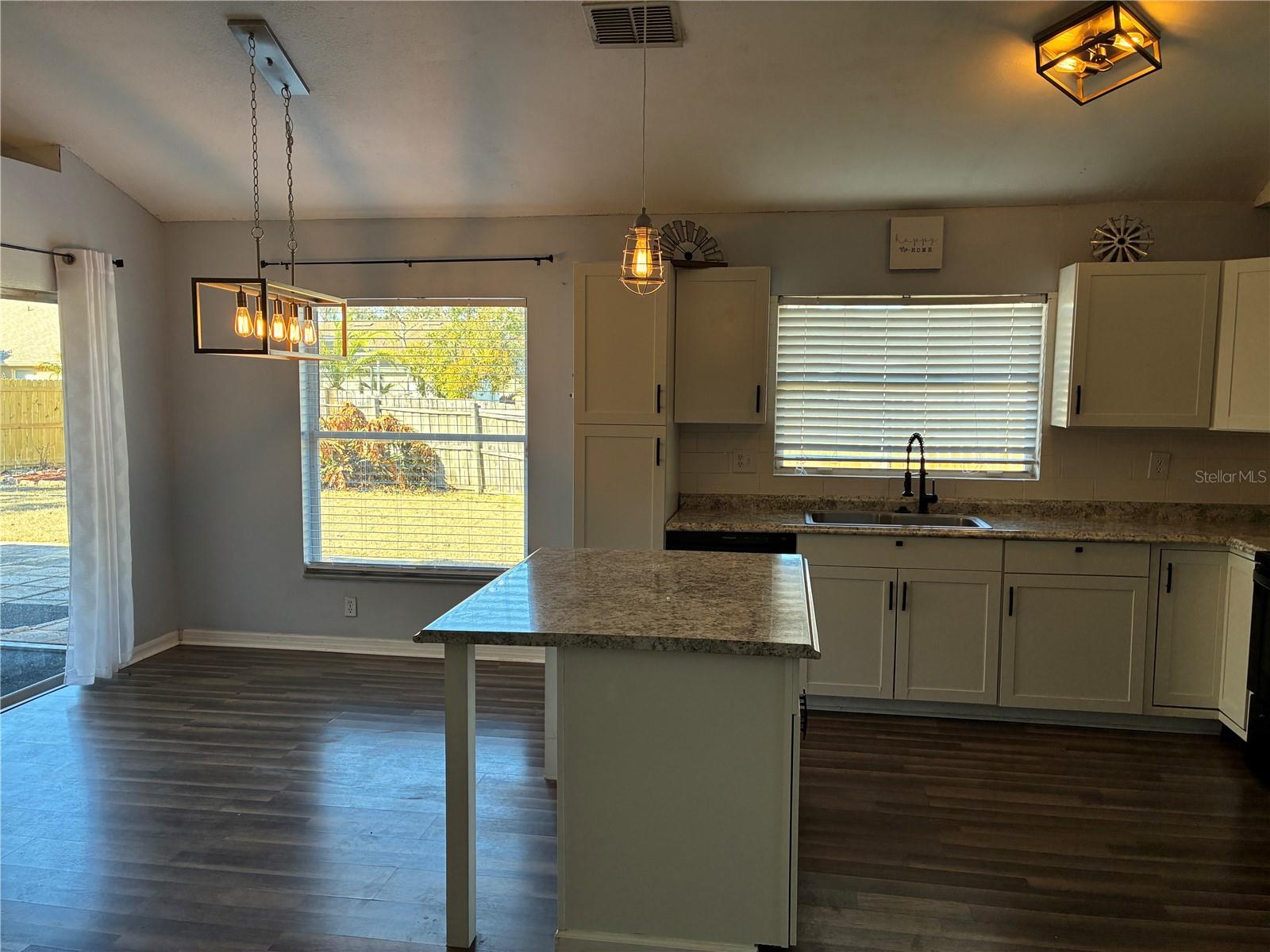 Image 7 of 34 For 5841 Dorham Place