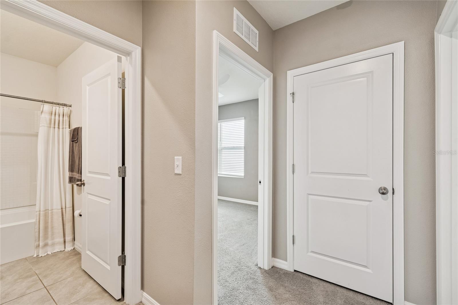 Image 11 of 42 For 5221 Hillside Meadow Place