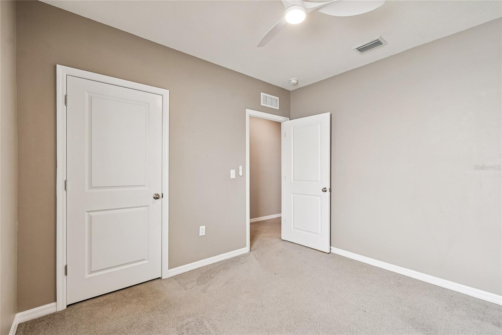 Image 17 of 42 For 5221 Hillside Meadow Place