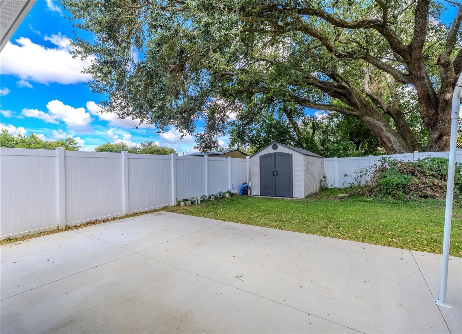 Image 24 of 26 For 4210 Sandalwood Circle S