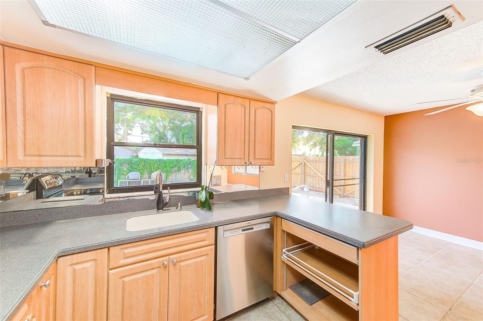 Image 8 of 22 For 3471 14th Avenue N