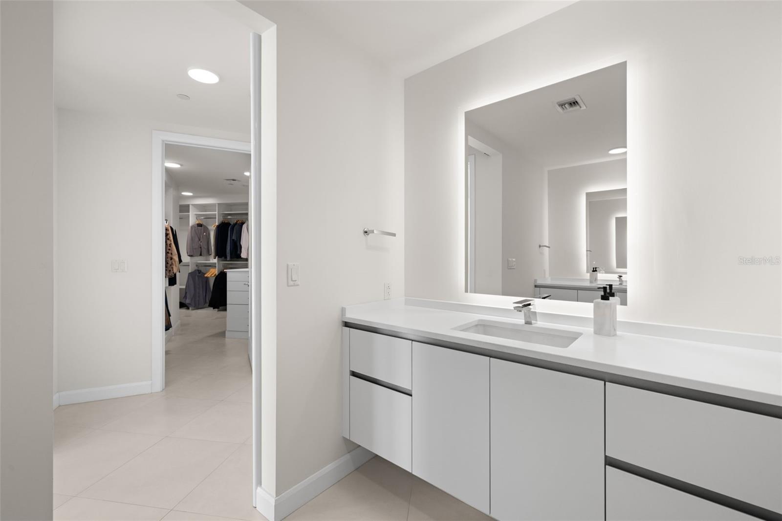 Image 41 of 82 For 2900 Bay To Bay Boulevard 1103