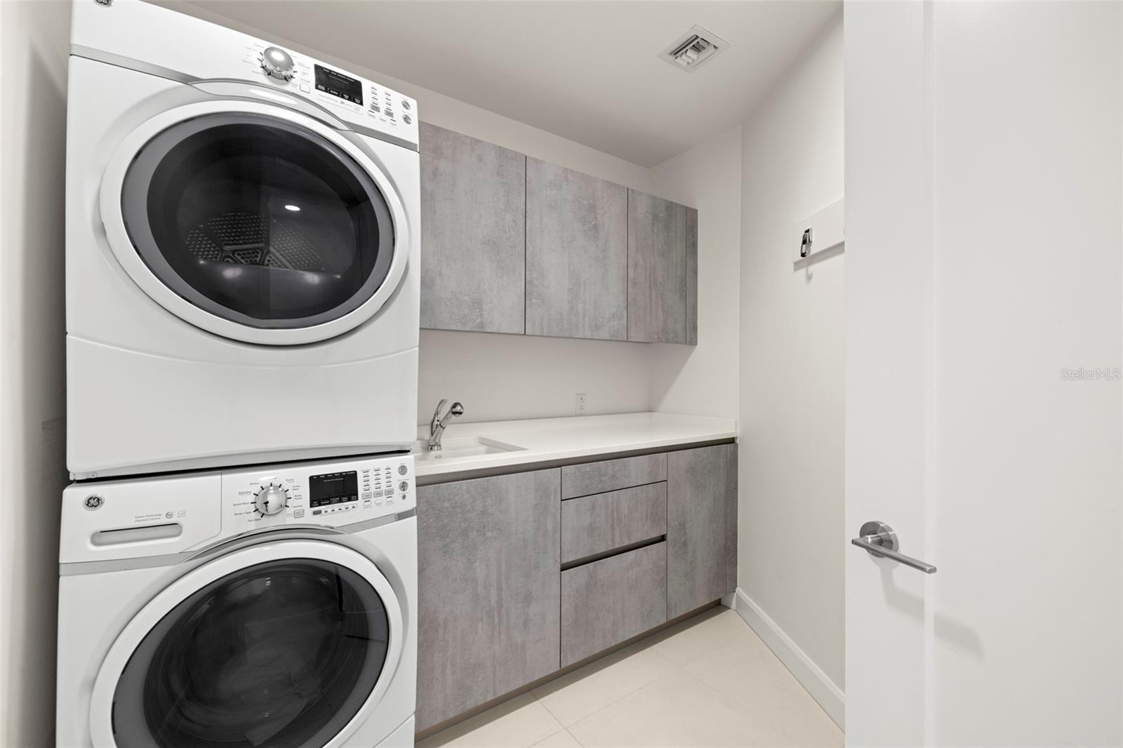 Image 63 of 82 For 2900 Bay To Bay Boulevard 1103