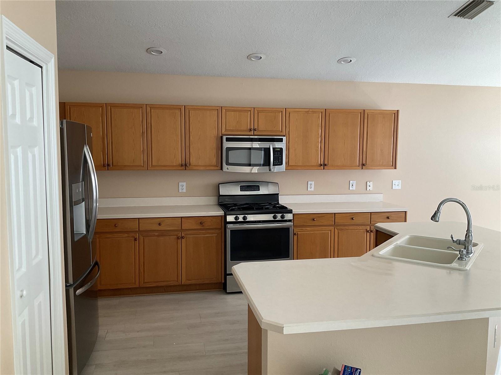 Image 10 of 13 For 2717 Villa Drive