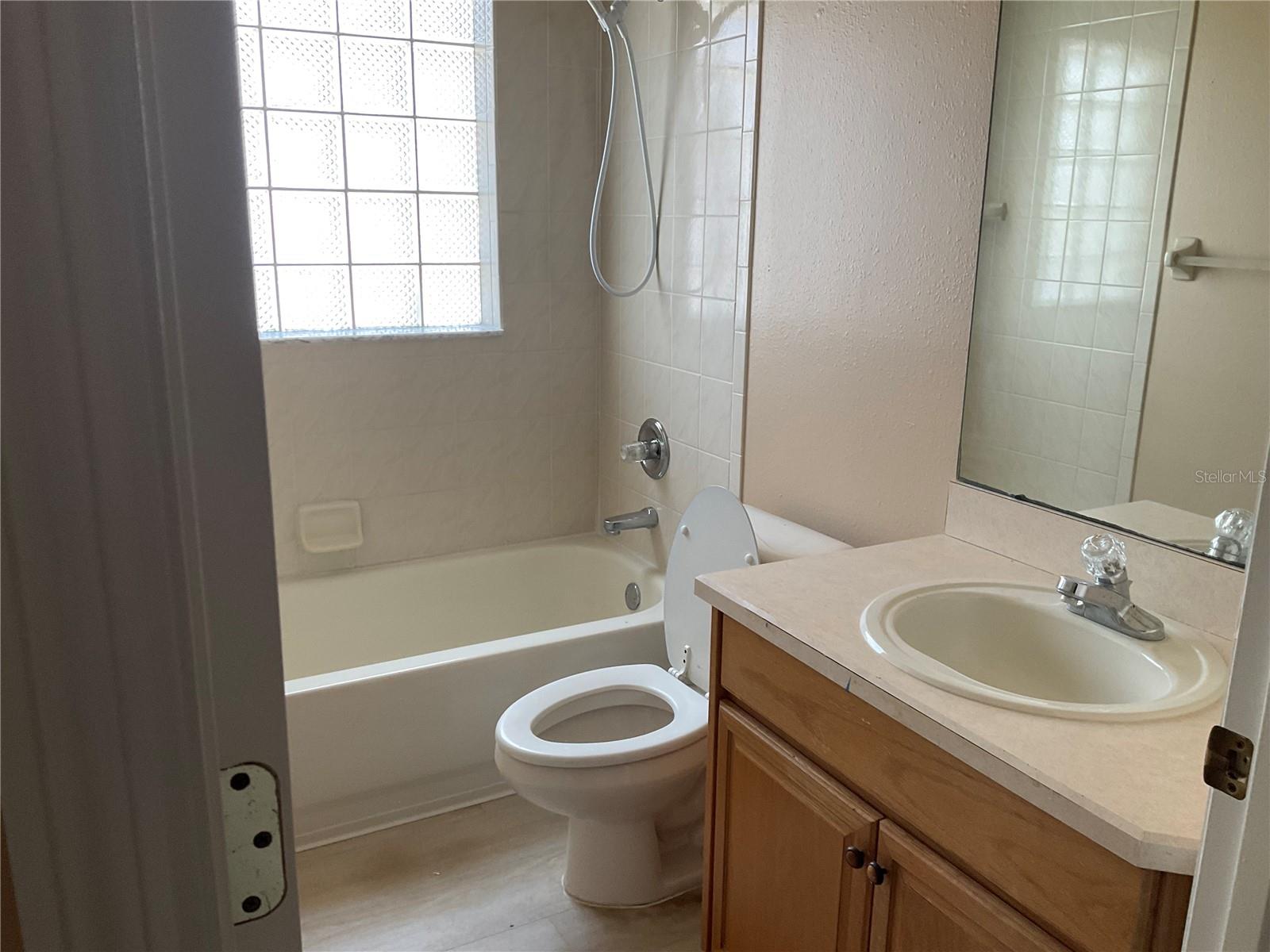 Image 3 of 13 For 2717 Villa Drive